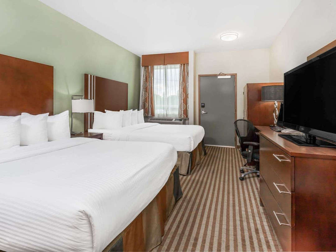 Ramada by Wyndham Carlyle主图