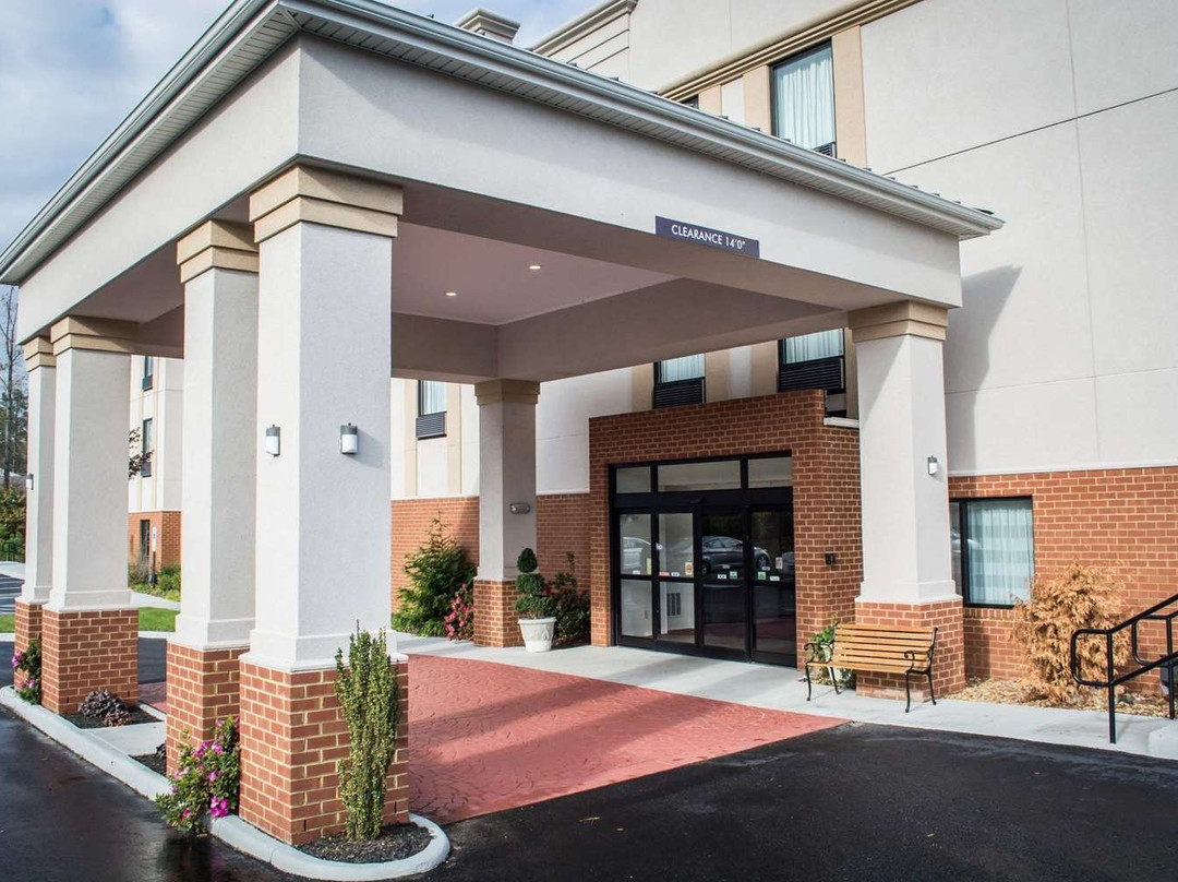 Sleep Inn & Suites Harbour Pointe主图