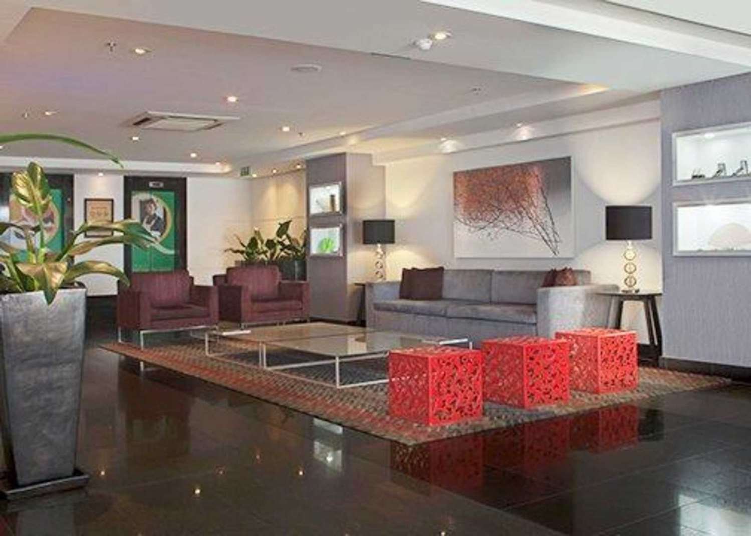 Quality Suites Alphaville-官方