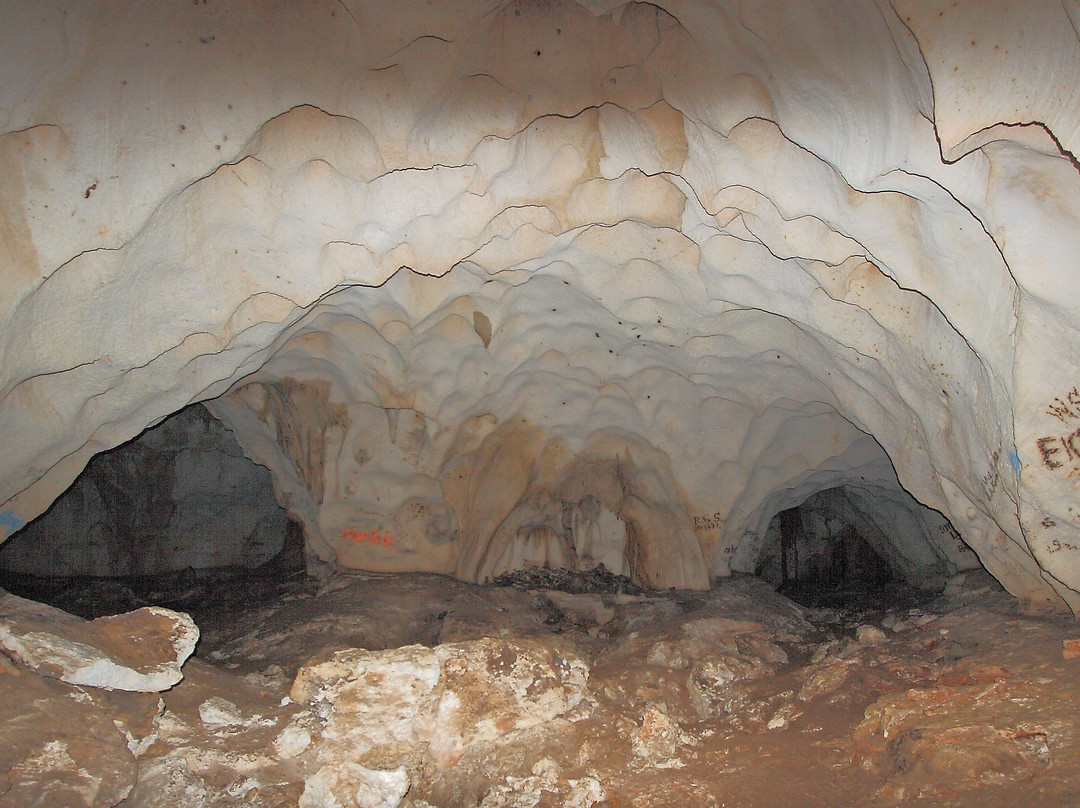 Hatchet Bay Cave景点图片