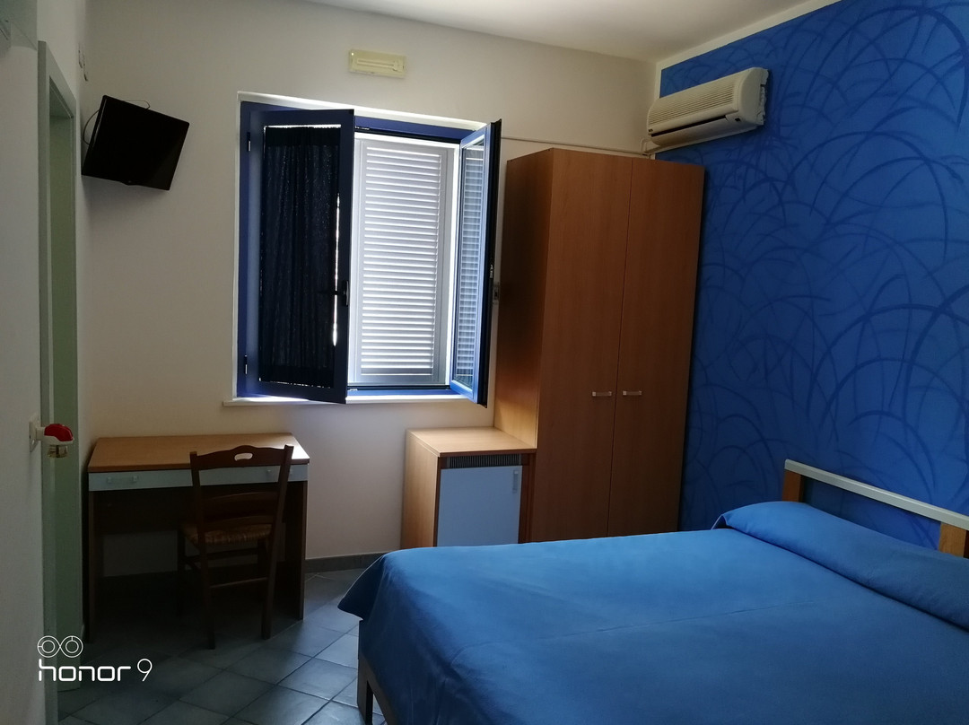 Torre Vado酒店住宿-B&B Delfino Blu