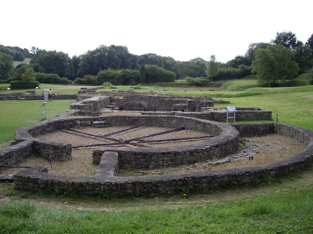 Archeological site Les Fontaines Salees景点图片