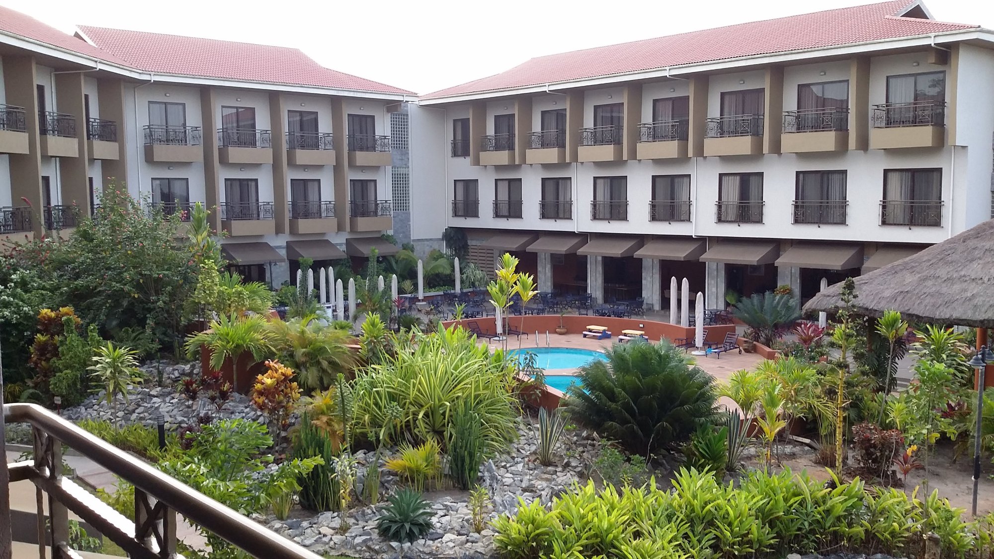 Ridge Royal Hotel-泳池
