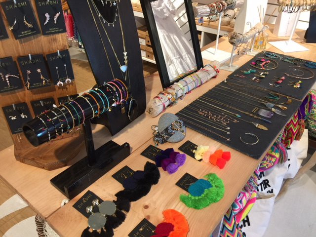 Black Swan Boutique-圣让必去景点