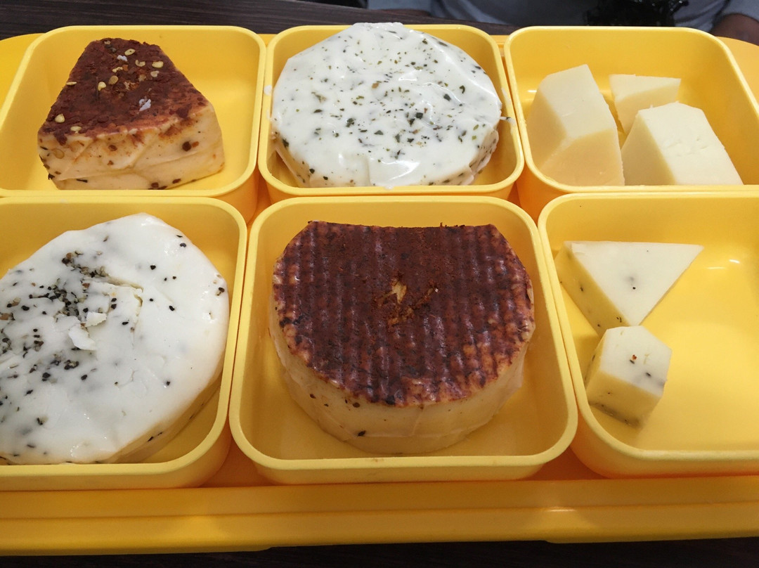 Stone House Estate Cheeses景点图片