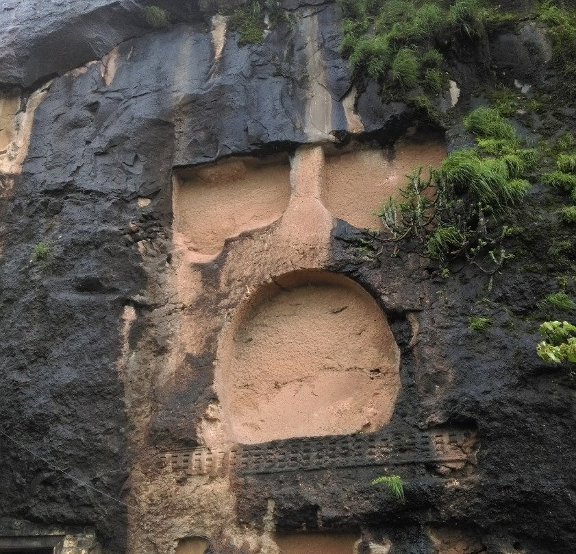 Junnar Caves景点图片