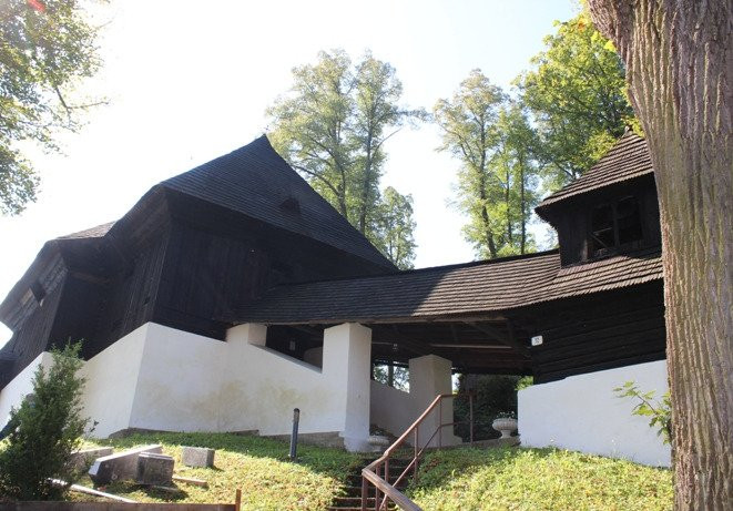 Wooden articular church of Leštiny景点图片