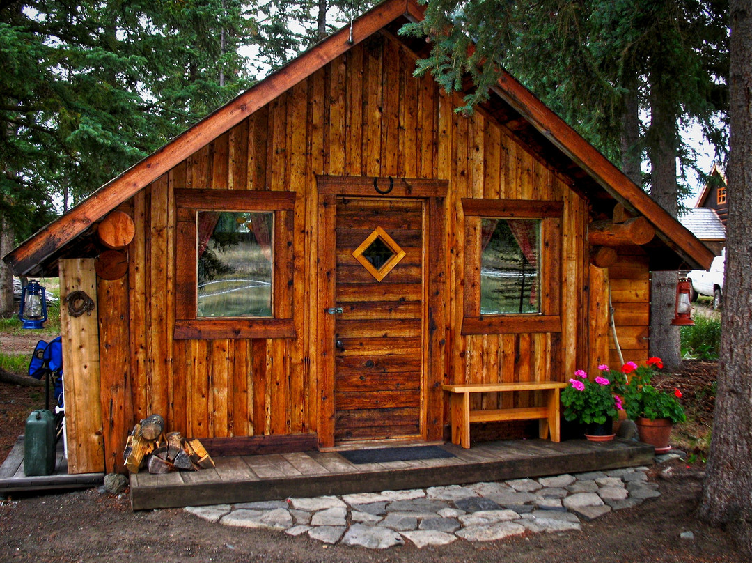 Chilcotin Sunrise Chalet