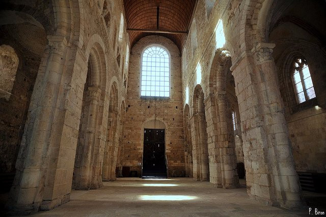 Notre-Dame de Bernay Abbey景点图片