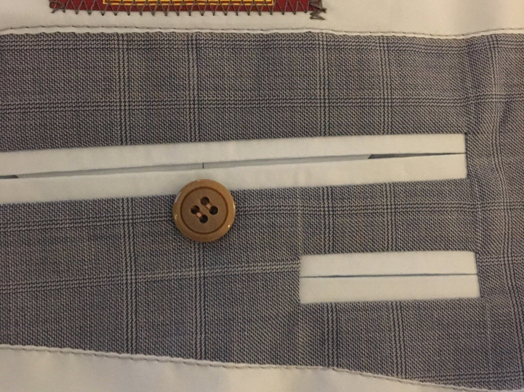 Deepee Tailor & Collections景点图片