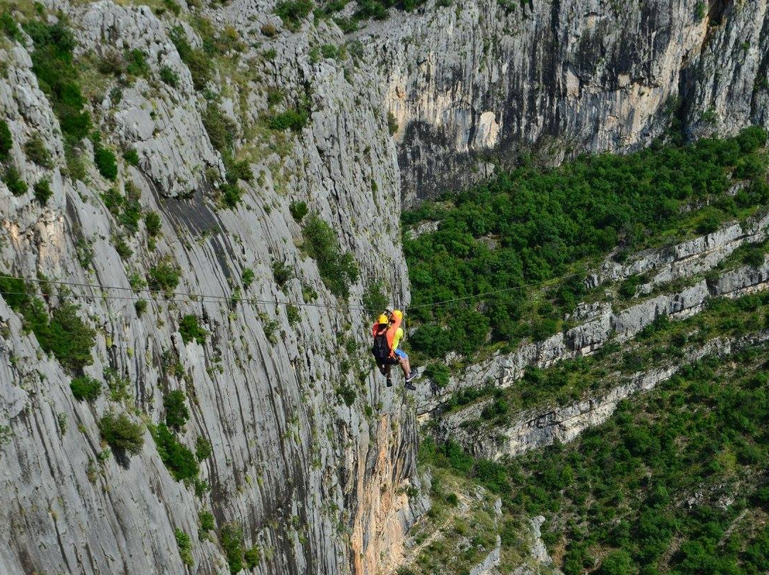 Zip Line Cikola Canyon景点图片