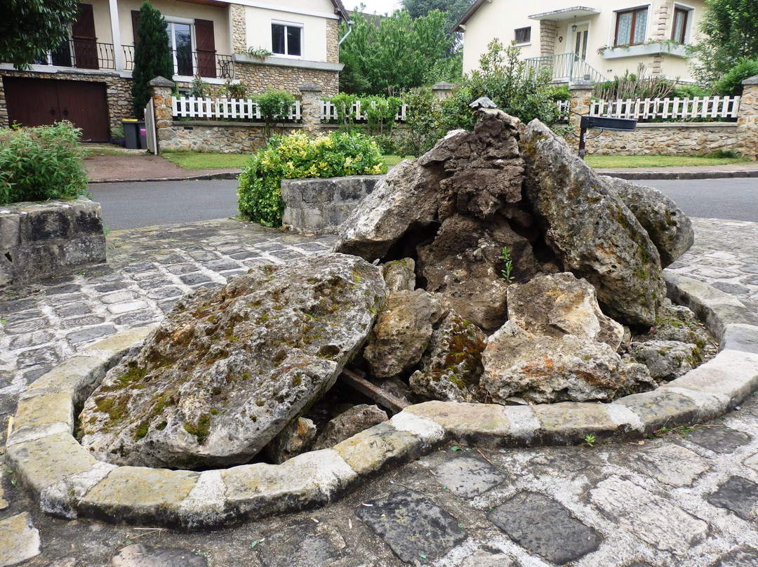 Fontaine de la Hacquiniere景点图片