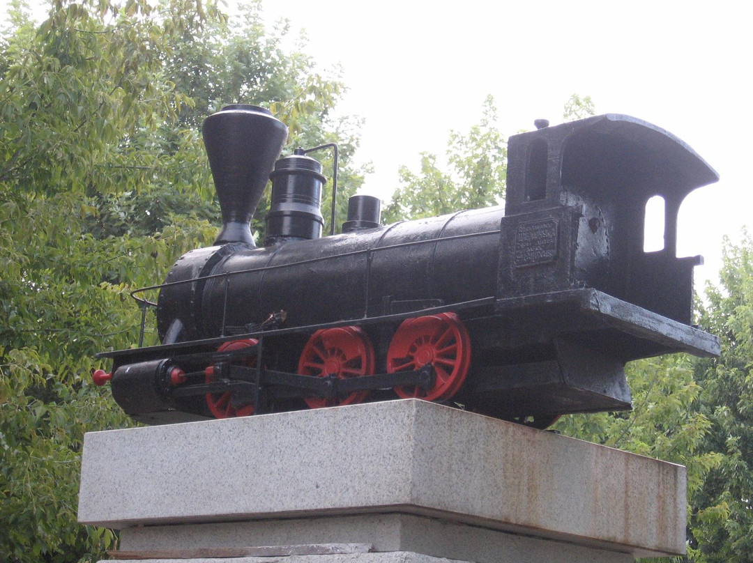 Steam Locomotive Monument-Luninyets必去景点