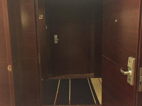 卡尔文大酒店主图