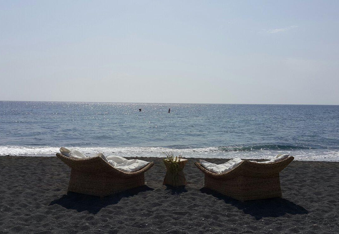Perivolos Beach景点图片