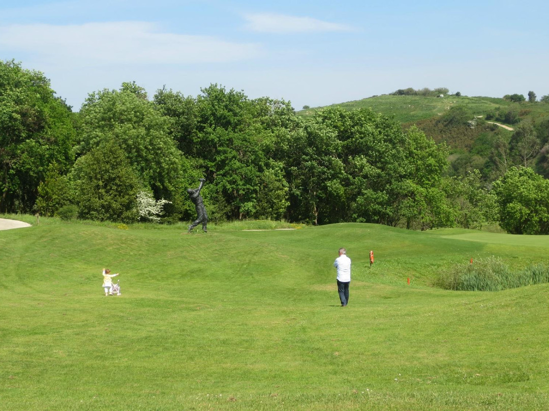 Campo De Golf Santa Marina-San Vicente de la Barquera必去景点