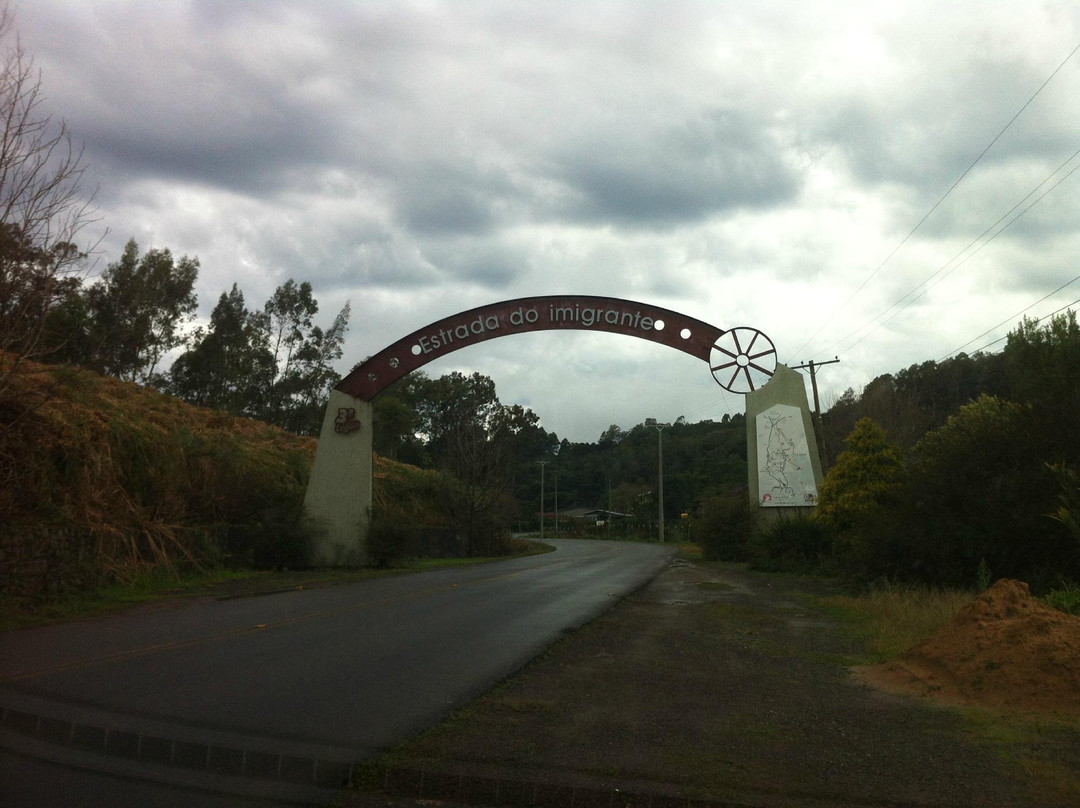 Estrada do Imigrante-南卡希亚斯必去景点