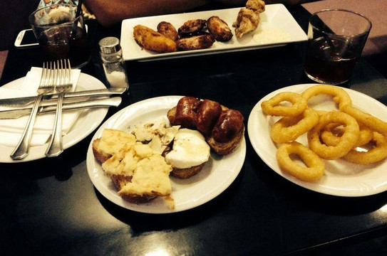 Restaurante Café París主图