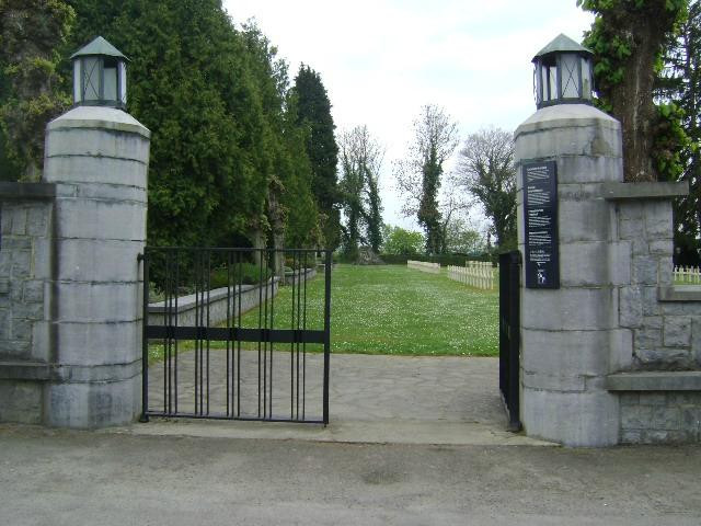 French National Cemetery景点图片
