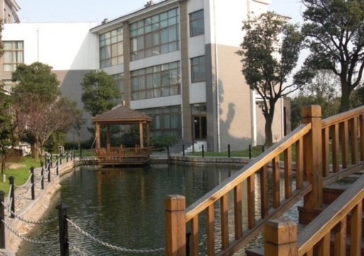 朱家角皇家郁金香花园酒店-客卧