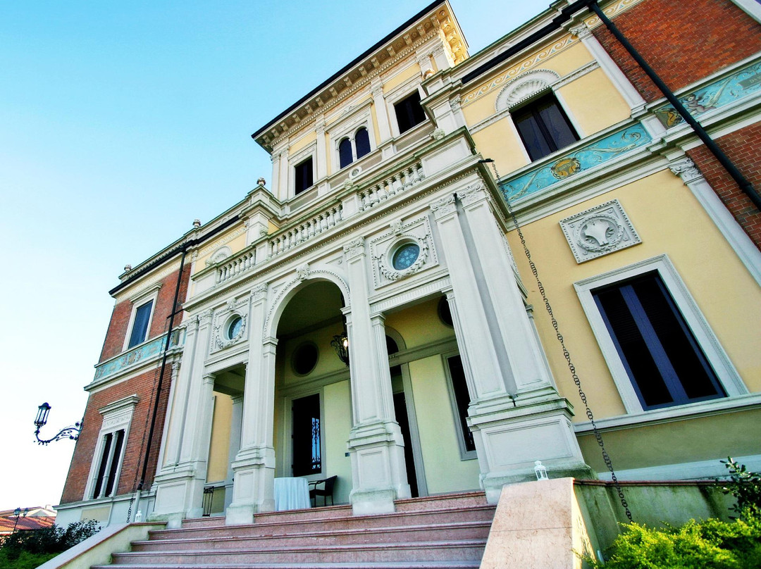 Corte de' Cortesi con Cignone餐馆和美食-Hotel Villa Borghesi
