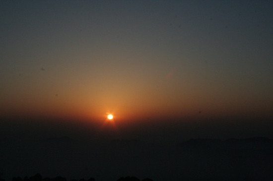 光明顶山庄主图