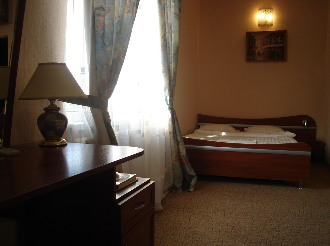 Izumrud Hotel主图