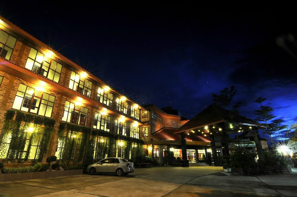 Busayarin Hotel主图