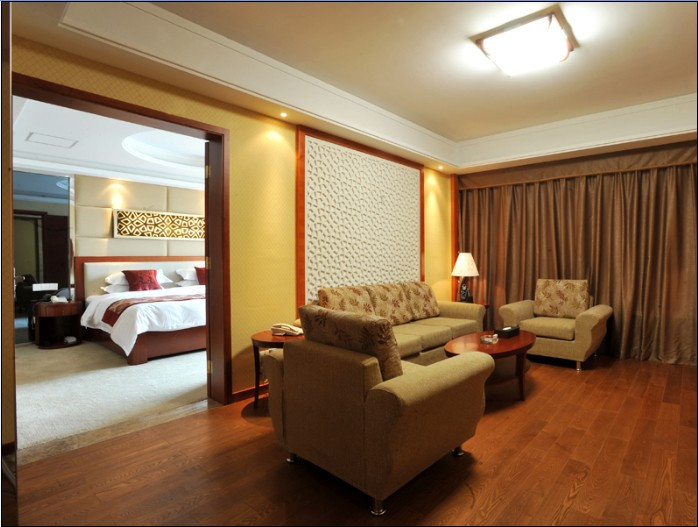 龙浦大酒店主图