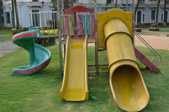 皇冠滨海温泉酒店主图