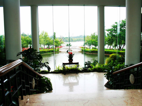 云南滇池温泉花园国际大酒店主图