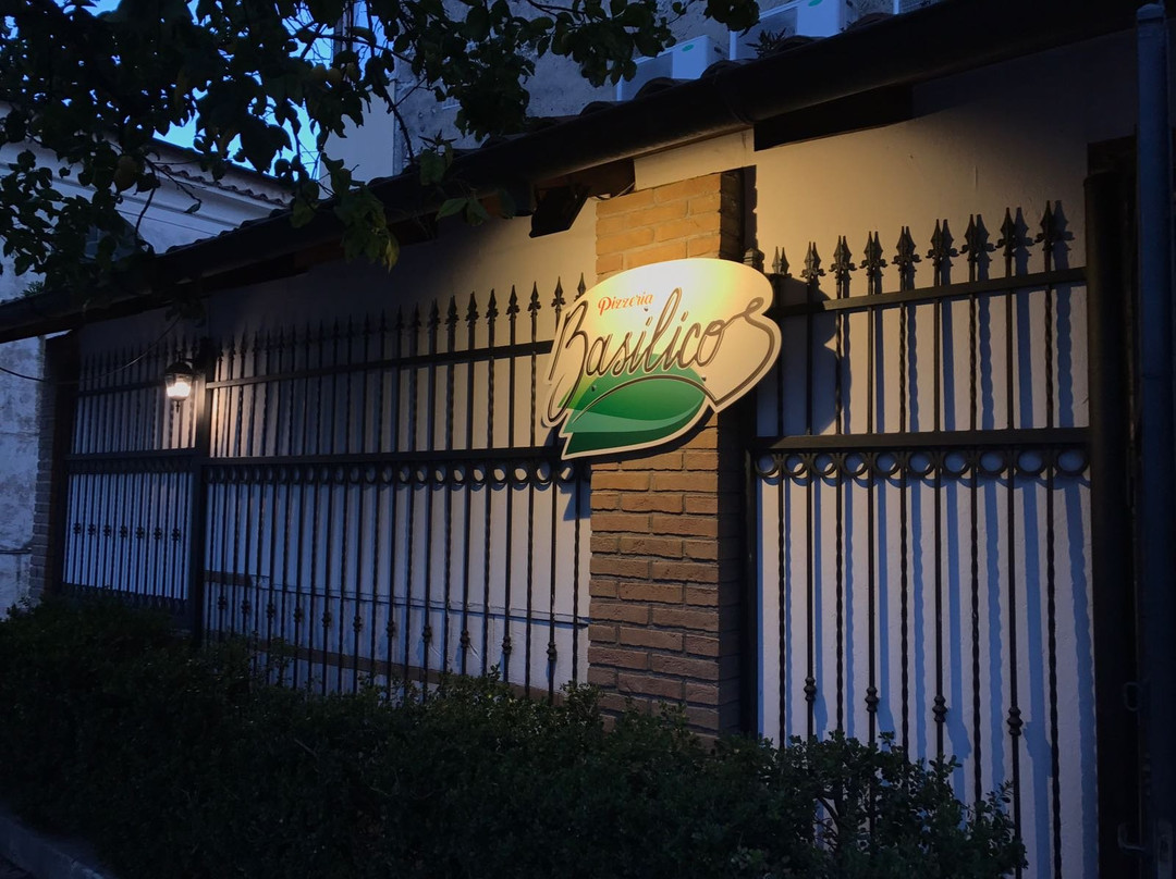 Minturno餐馆和美食-Pizzeria Basilicos