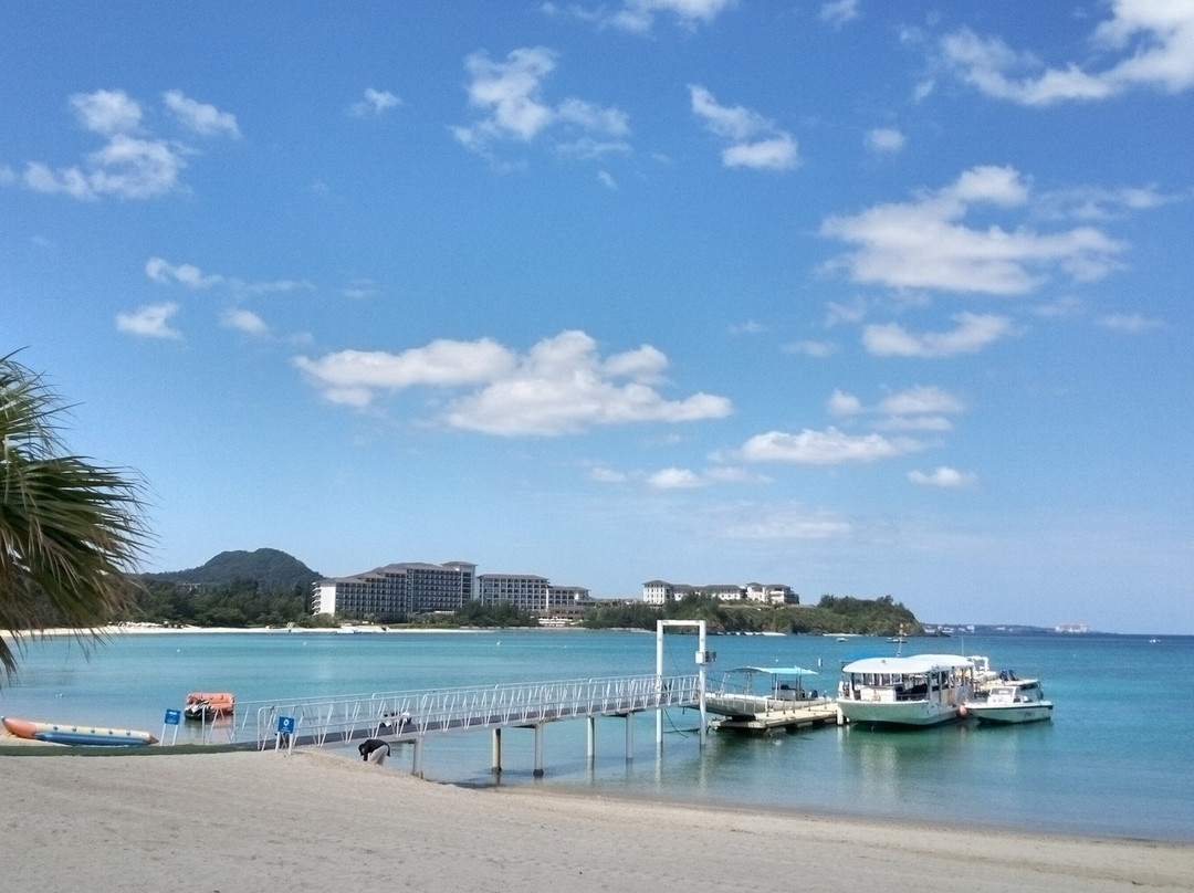 Kariyushi Beach景点图片