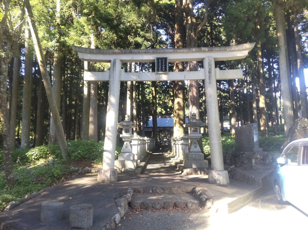 Yamamiyasengen Shrine景点图片