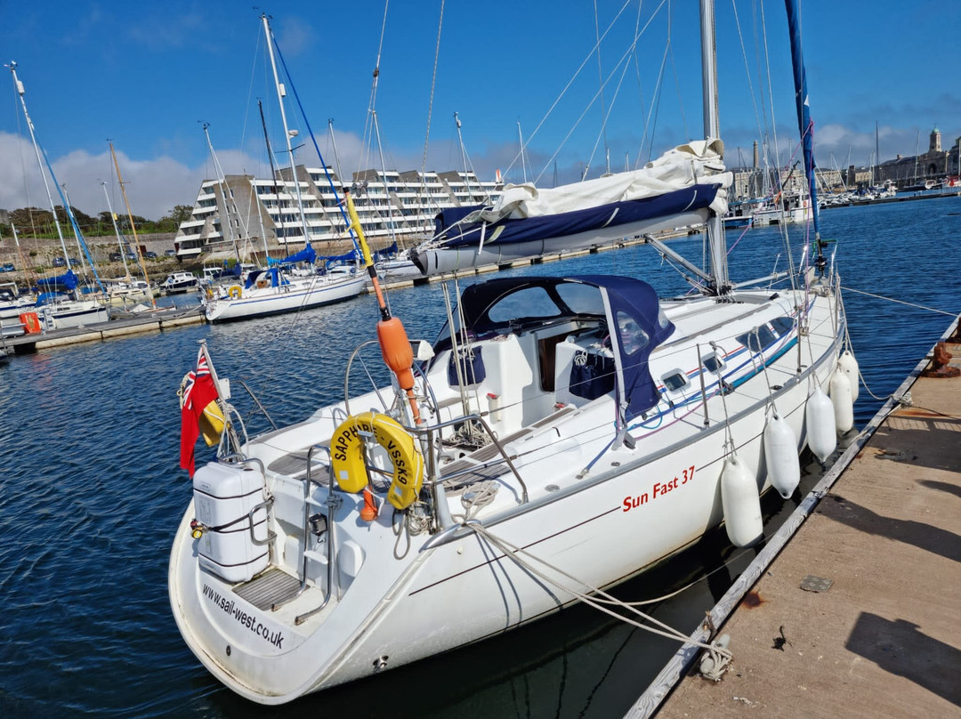 Start Point Sailing and Sail West Charter景点图片