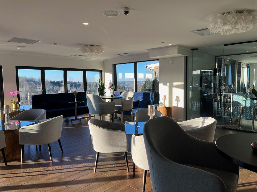 Mount Alverno Luxury Resorts主图