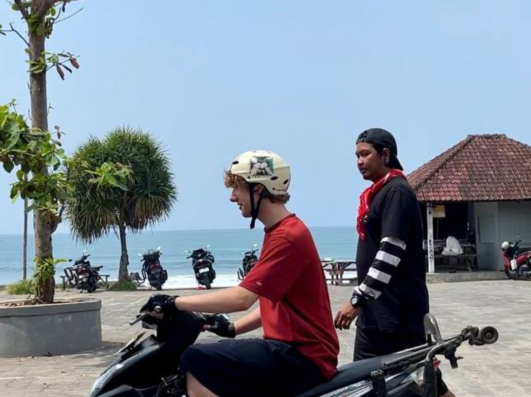 Bali Moto School "Moto Poison"