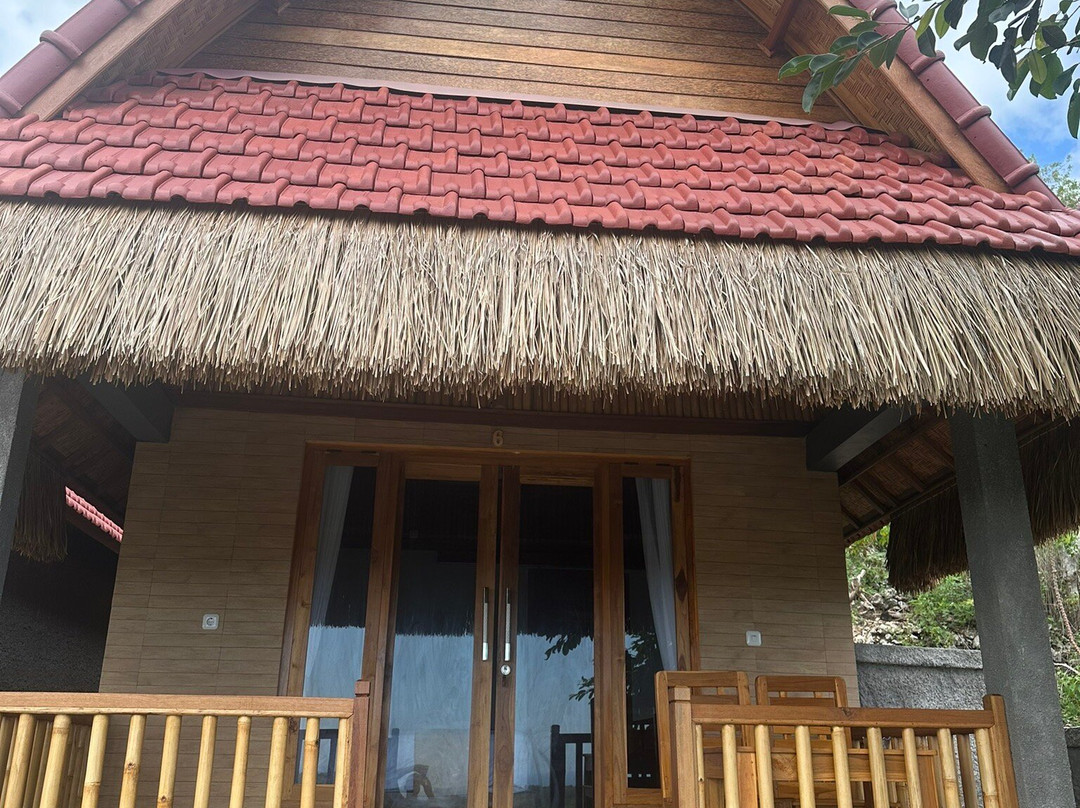 Sebuluh Sunset Hill主图