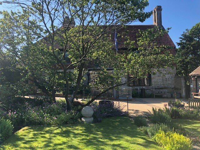 The Almonry Historic House & Gardens景点图片