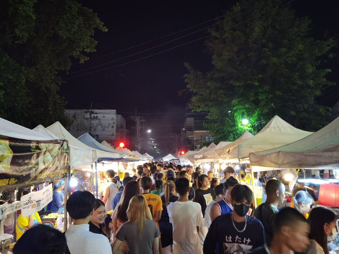 Walking Street Chiang Rai-清莱必去景点