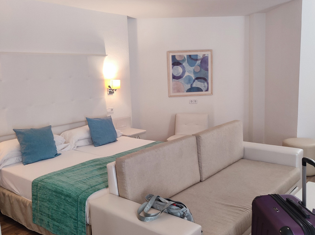 FERGUS Style Cala Blanca Suites主图