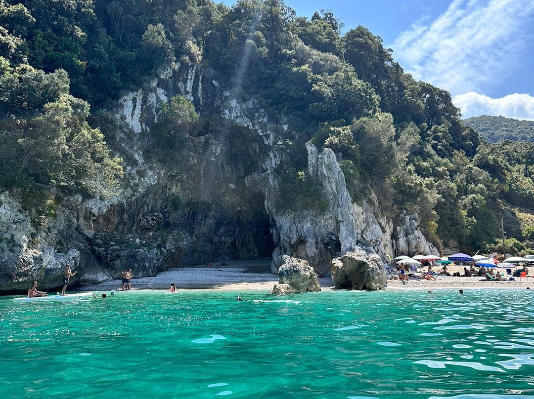 Boat & Cruise Hiring-Chorefto必去景点