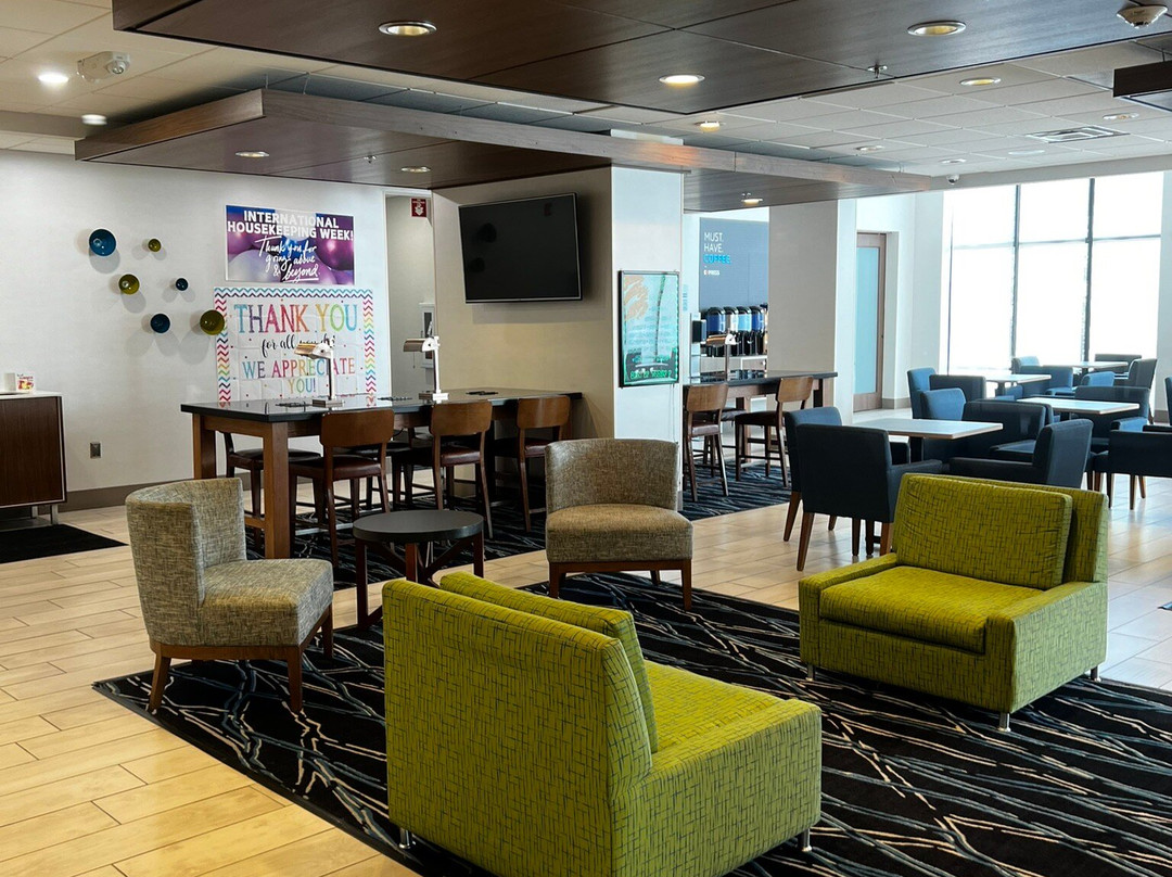 Holiday Inn Express & Suites Cleveland West - Westlake By IHG主图