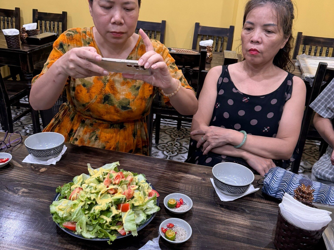 Nhà Hàng Hương Hội An - 213 Thanh Nhàn