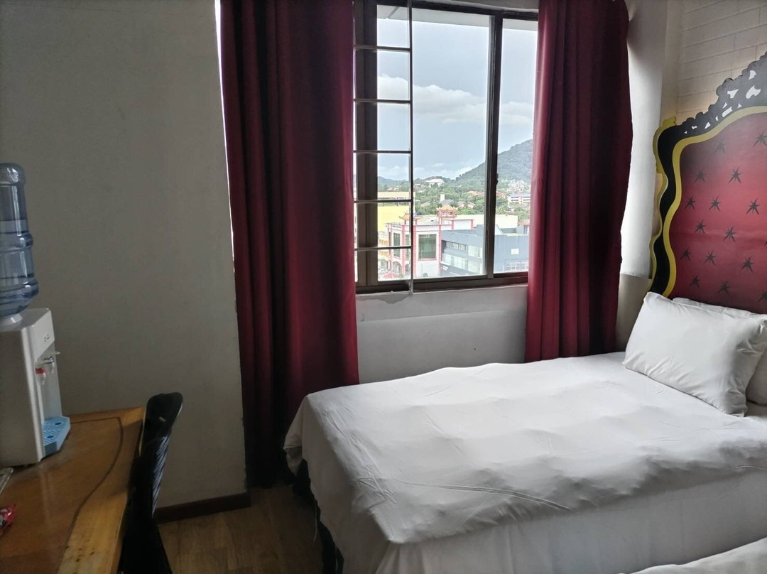 The Silver Inn主图