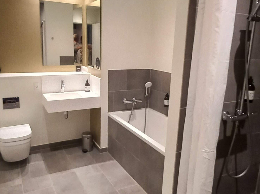 米泽尔法特克伦威尔酒店主图