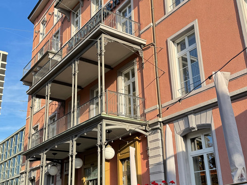 巴塞尔施维瑟酒店主图