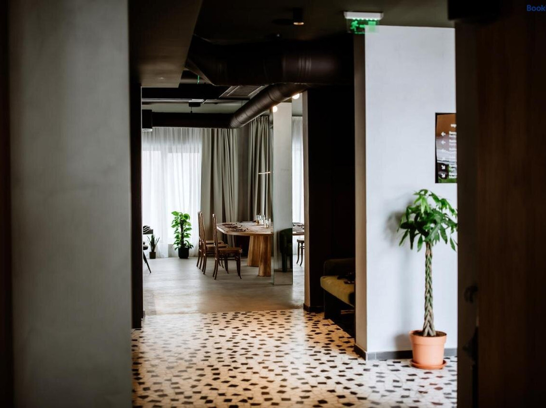 Tuzi酒店住宿-Hotel Septembar