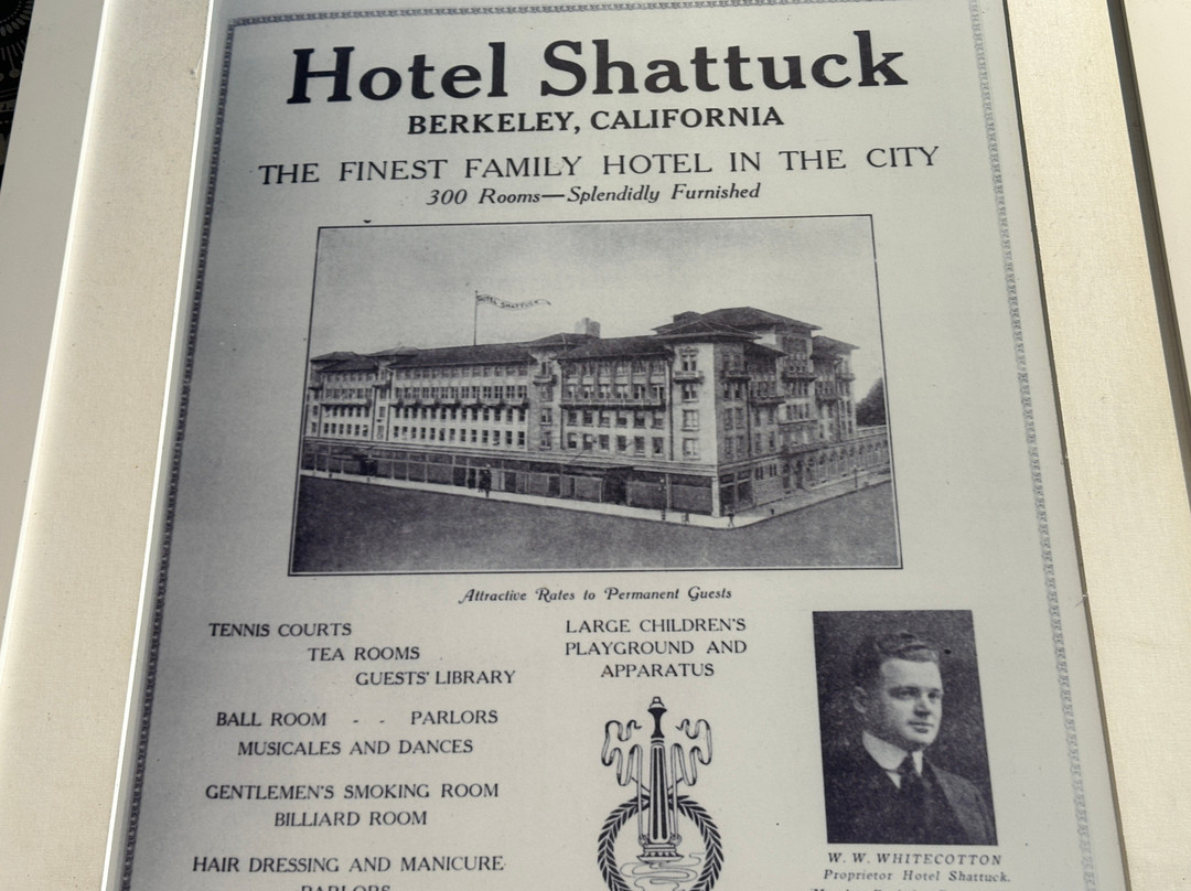 沙特克广场酒店主图