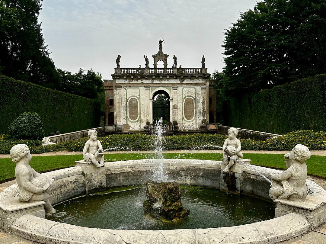 Garden of Villa Barbarigo景点图片